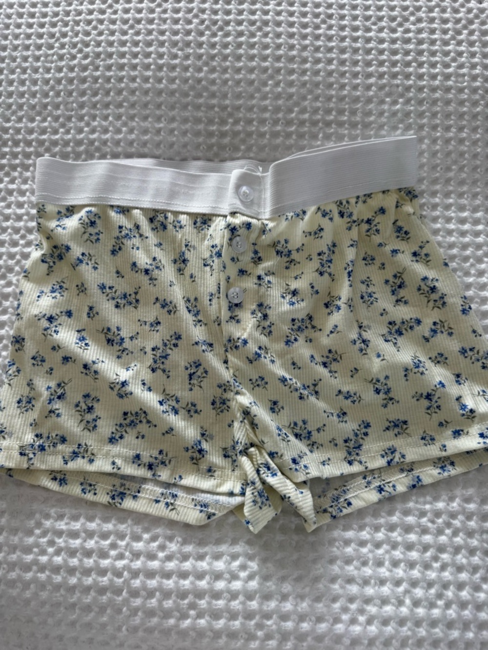 Ribbed Floral Button-Front Lounge Shorts in Pale Yellow and Blue